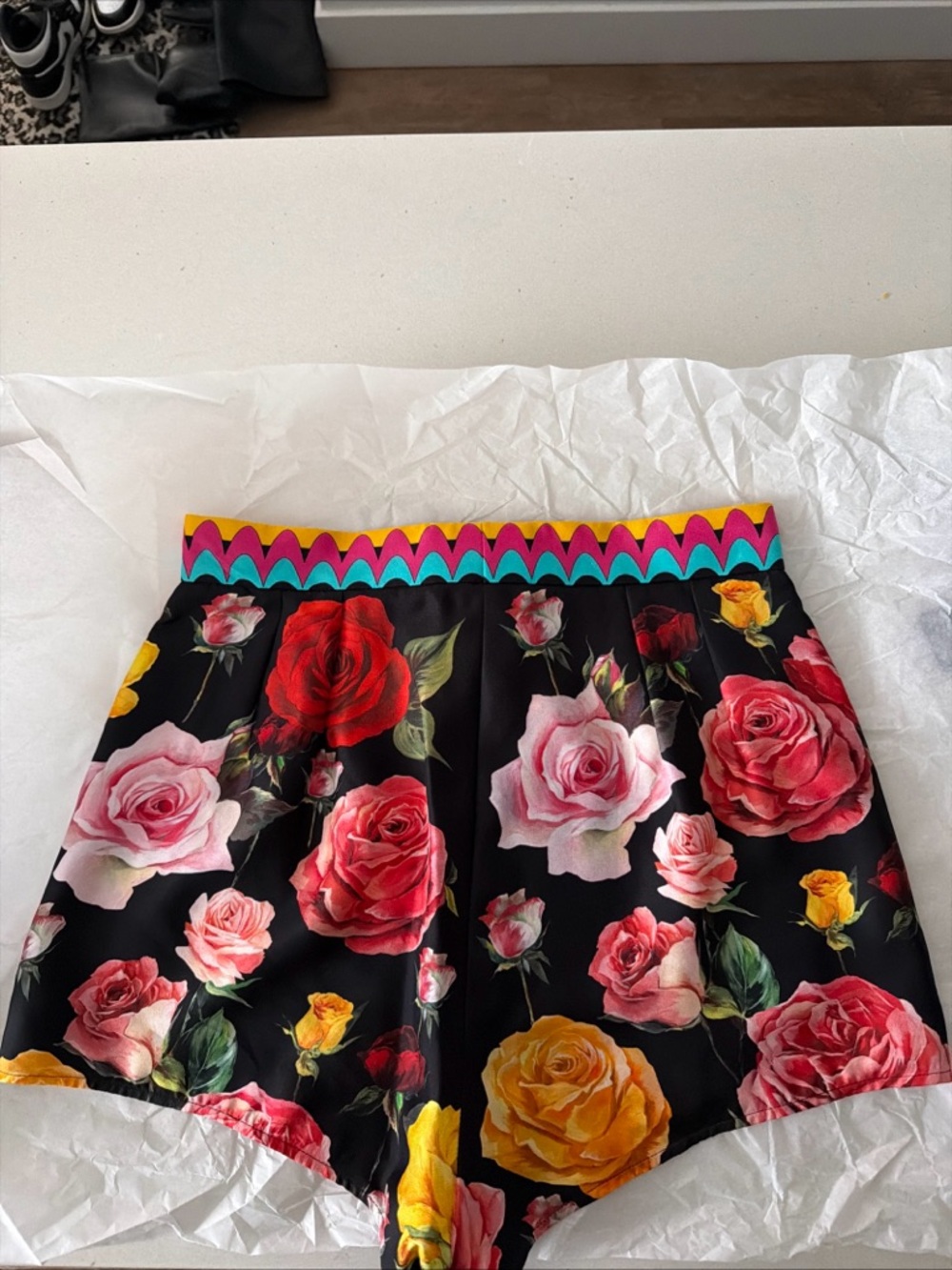 Women's Floral Polka Dot Shorts - Multicolor - Picture 2 of 8